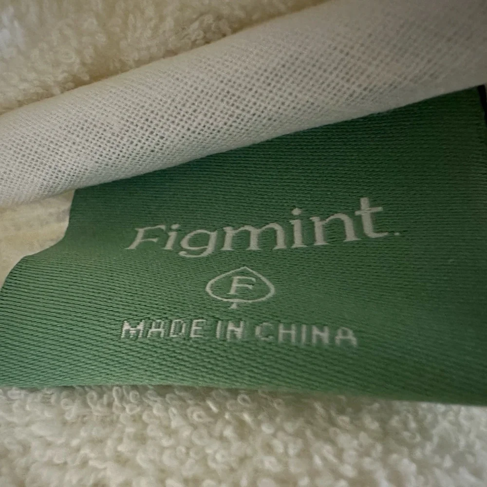 Figmint Oven Mitt Light Gray 100%Cotton terry lining and silicone grip NWT